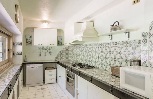 Genazzano Villa | Beautiful villa for 14 guests with WIFI, pool, A/C, hot tub, TV and pets allowed