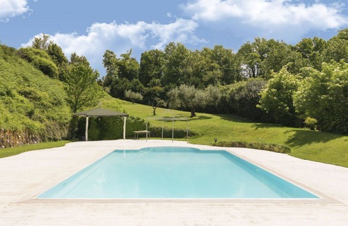 Genazzano Villa | Beautiful villa for 14 guests with WIFI, pool, A/C, hot tub, TV and pets allowed