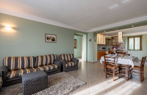 Gottasecca House | Beautiful villa for 7 guests with hot tub, WIFI, TV, patio, pets allowed and panoramic view