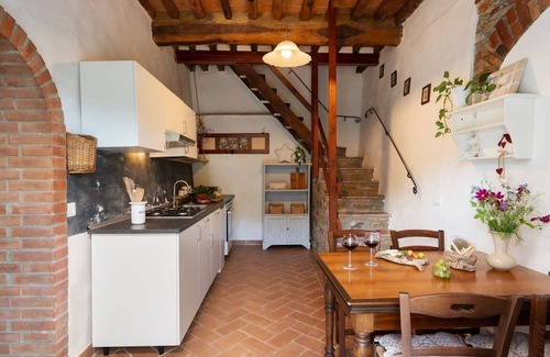 Borgo San Lorenzo Villa | Beautiful villa for 6 guests with WIFI, private pool, TV and panoramic view, close to Florence