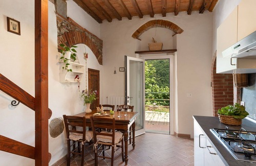 Borgo San Lorenzo Villa | Beautiful villa for 6 guests with WIFI, private pool, TV and panoramic view, close to Florence