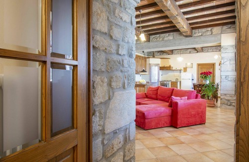 Caprignana Villa | Beautiful villa for 8 people with private pool, WIFI, TV and patio