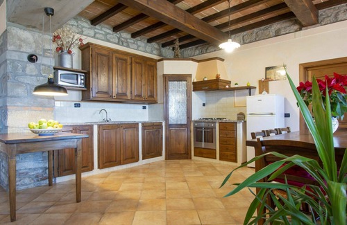 Caprignana Villa | Beautiful villa for 8 people with private pool, WIFI, TV and patio