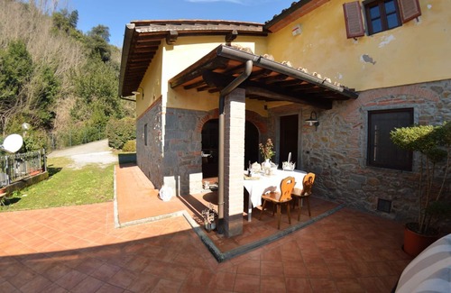 Massa e Cozzile Villa | Beautiful villa for 6 people with private pool, internet, TV, patio and pets allowed