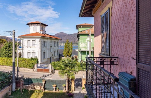 Porto Ceresio House | Beautiful villa for 7 guests with WIFI, TV and balcony
