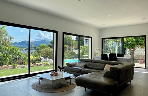 Les Olives Villa | Beautiful Villa Moderne in Marseille close to all tourist attractions