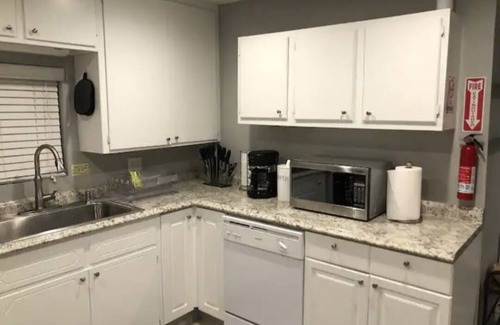Visalia Villa | Beautiful Villa on Velie!