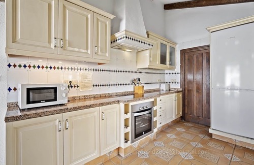 Fuengirola Villa | Beautiful Villa, Private Pool, 400 metres Beach, TV, WiFi, Sea Views, Air-con