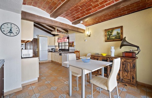 Fuengirola Villa | Beautiful Villa, Private Pool, 400 metres Beach, TV, WiFi, Sea Views, Air-con