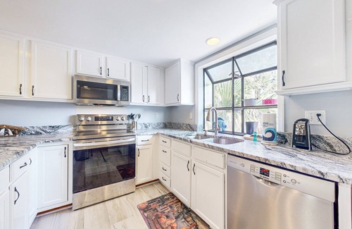 Summerwind Villas House | Beautiful Villa with screened in patio with perfect location