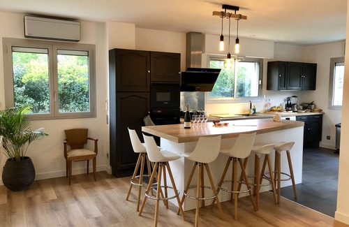 Capbreton Villa | Beautiful villa with spa sleeps 15 300meters from the beach Capbreton