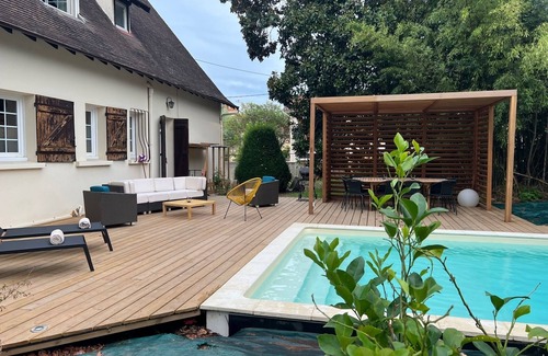 Bergerac Villa | Beautiful villa with swimming pool, 5 minutes' walk from the historic center