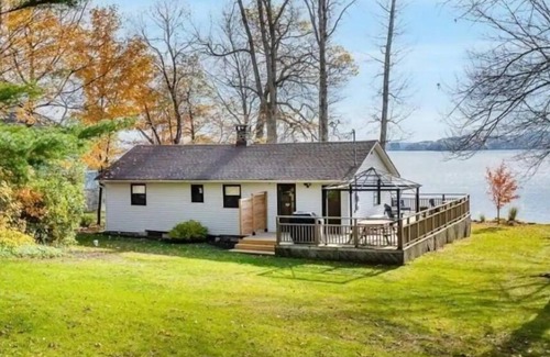 Penetanguishene Cottage | Beautiful Waterfront Cottage on Georgian Bay