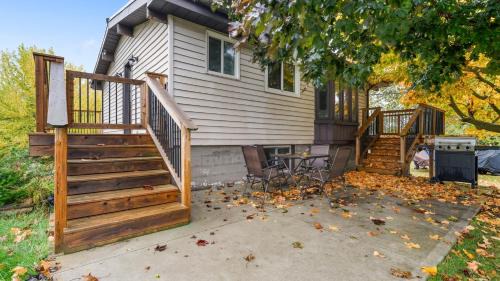 Greater Napanee House | Beautiful Waterfront Family Escape!