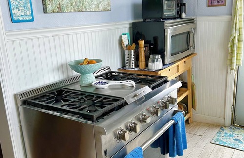 Northport House | Beautiful Waterfront 3 Bedroom 1.5 Bath Beach Home Sunset Oasis Village 1hr NYC