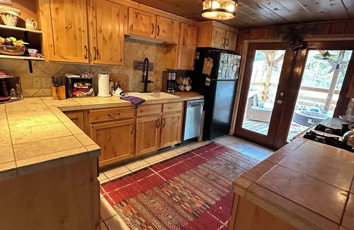 Allenspark Cabin | Beautiful Year Round - Creekside Cabin - Near RMNP - Dog Friendly