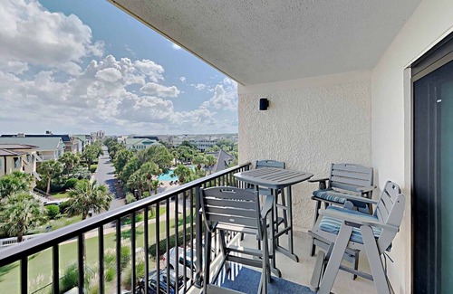 Litchfield by the Sea Condo | Beautifully Decorated, Great Ocean View