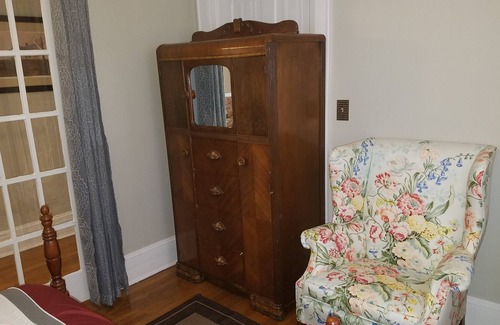 Winston - Salem Apartment | Beautifully furnished downtown 1 BR, 1Ba Apartment 1870s historic district