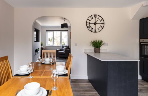 Kendal House | Beautifully furnished home in a peaceful area.