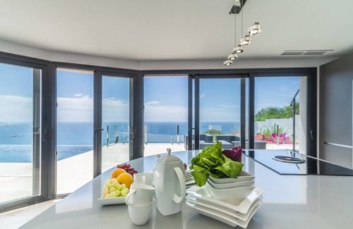 Salobrena Villa | Beautifully located luxury private villa with heated pool and jacuzzi
