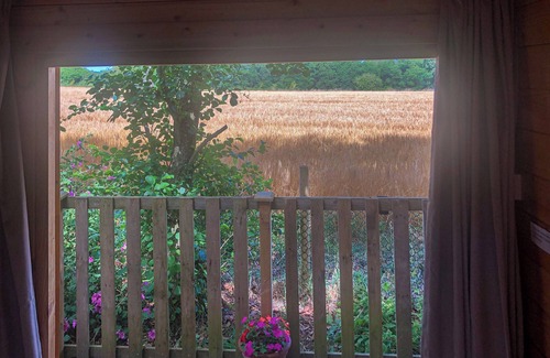 Surlingham Cottage | Beautifully presented contemporary cottage with stylish furnishings.