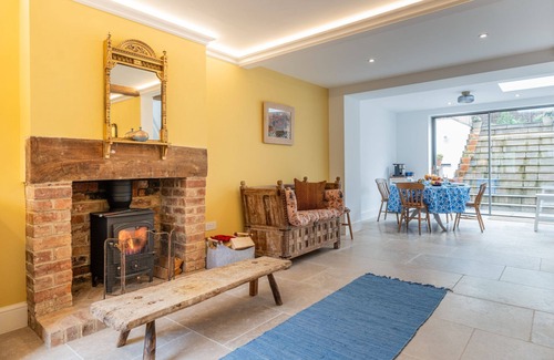 Winchcombe Cottage | Beautifully presented dog friendly holiday cottage - River Cottage