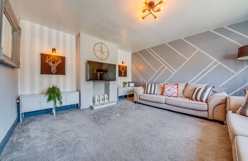 Sheffield House | Beautifully Presented & Spacious 6 Bed House