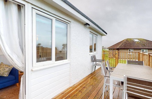Hayle Cottage | Beautifully presented, comfortable and located just a few minutes from the three miles of sand