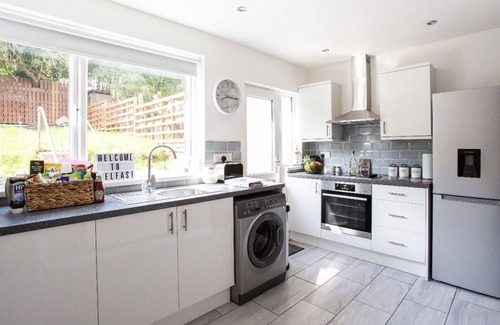 Belfast House | Beautifully Refurbished Belfast Home - WiFi/Parking/Close to Centre