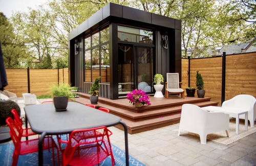 Leslieville Apartment | Beautifully renovated open concept with very large living space.