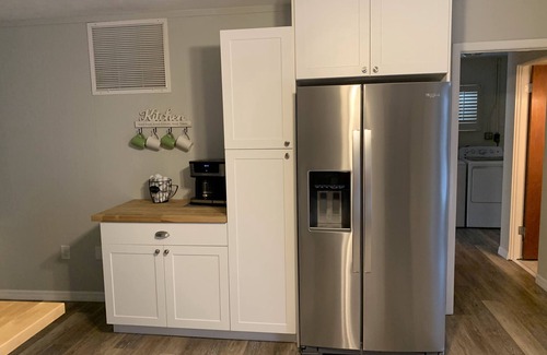 Venice House | Beautifully Renovated Pool Home only 1.9 miles to the BEACH!