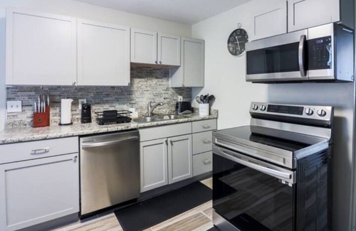 Cleveland House | Beautifully renovated home/5BR