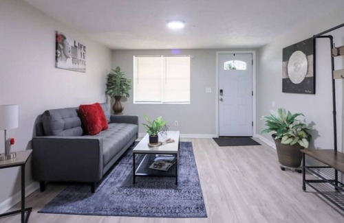 Cleveland House | Beautifully renovated home/5BR