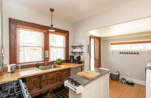 Weaverville House | Beautifully Restored Craftsman Home - Downtown Weaverville - Fenced Pet Yard