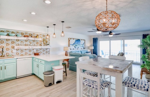 Indian Rocks Beach Condo | Beautifully Updated Dog Friendly Condo with Heated Pool and Ocean View