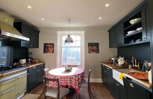 Chelsea Apartment | BEAUTUFUL 3 DOUBLE BEROOM FLAT IN THE HEART OF CHELSEA WITH COMMUNAL GARDEN