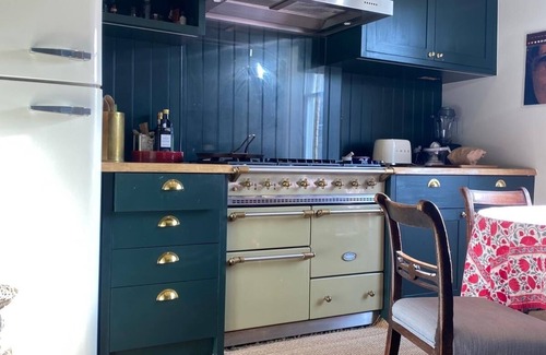 Chelsea Apartment | BEAUTUFUL 3 DOUBLE BEROOM FLAT IN THE HEART OF CHELSEA WITH COMMUNAL GARDEN