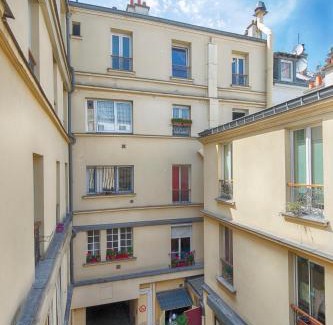 Saint-Vincent-de-Paul Apartment | Beaux 2-pièces Gare du Nord/Gare de l'Est