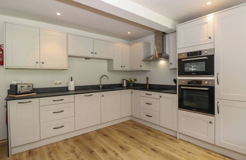 Satterthwaite Cottage | BECK COTTAGE, pet friendly, with open fire in Satterthwaite