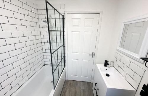 Middlesbrough House | Beck House by Blue Skies Stays