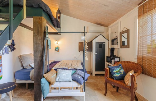 Sainte-Marie-de-Re Bed & Breakfast | Bed and Breakfast 'Esprit Rétais' with Air Conditioning