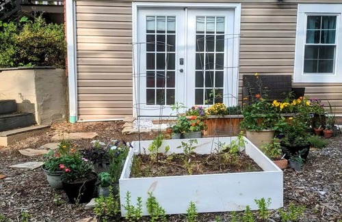 Asheville Apartment | Bed and Bread in West Asheville: Private Entrance Suite Near Biltmore Estate