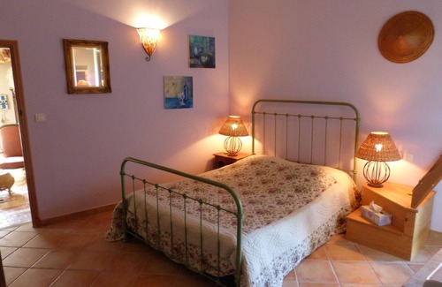Pertuis House | Bed and Breakfast in a charming house in the heart of the Luberon, Lavender room