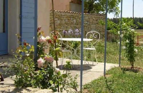 Pertuis House | Bed and Breakfast in a charming house in the heart of the Luberon, Pink Room