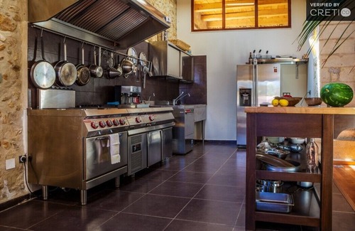 Maroulas House | Bed and breakfast in historic Venetian mansion