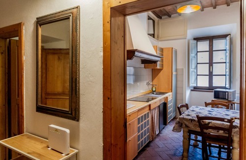 Scansano Bed & Breakfast | Bed and Breakfast 'Palazzo Ghio' with Wi-Fi and Air Conditioning