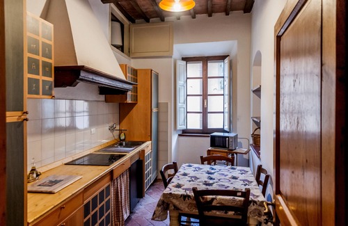 Scansano Bed & Breakfast | Bed and Breakfast 'Palazzo Ghio' with Wi-Fi and Air Conditioning