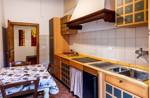 Scansano Bed & Breakfast | Bed and Breakfast 'Palazzo Ghio' with Wi-Fi and Air Conditioning