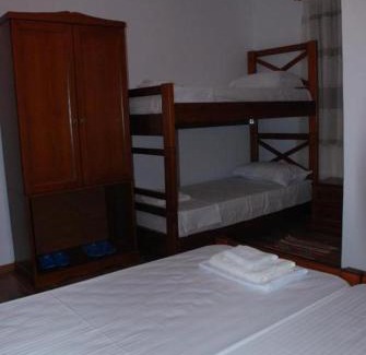 Berat House | bed & breakfast Local Living Edi