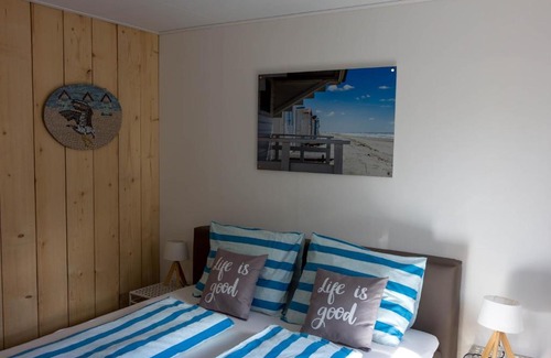 Den Burg Bed & Breakfast | Bed en Bike Strûnen op Texel